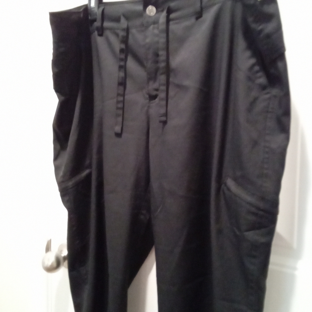 Magellan Outdoors Plus Size 1X Black Cargo Pants